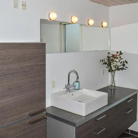 Three-bedroom Holiday In Hals
