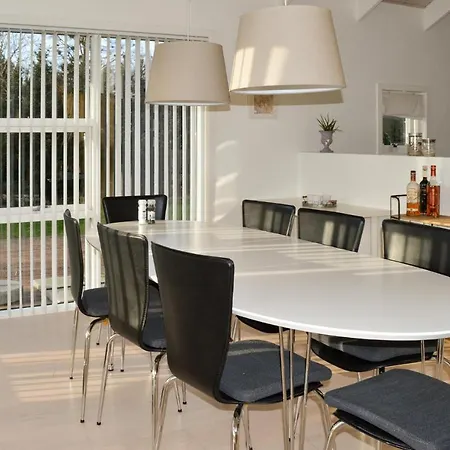 Casa de Férias Three-bedroom Holiday In Hals